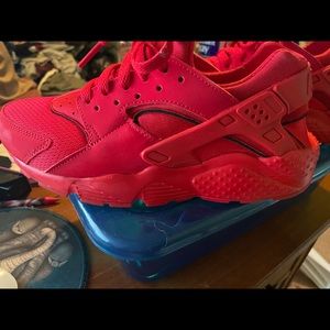 Red Nike Huarache